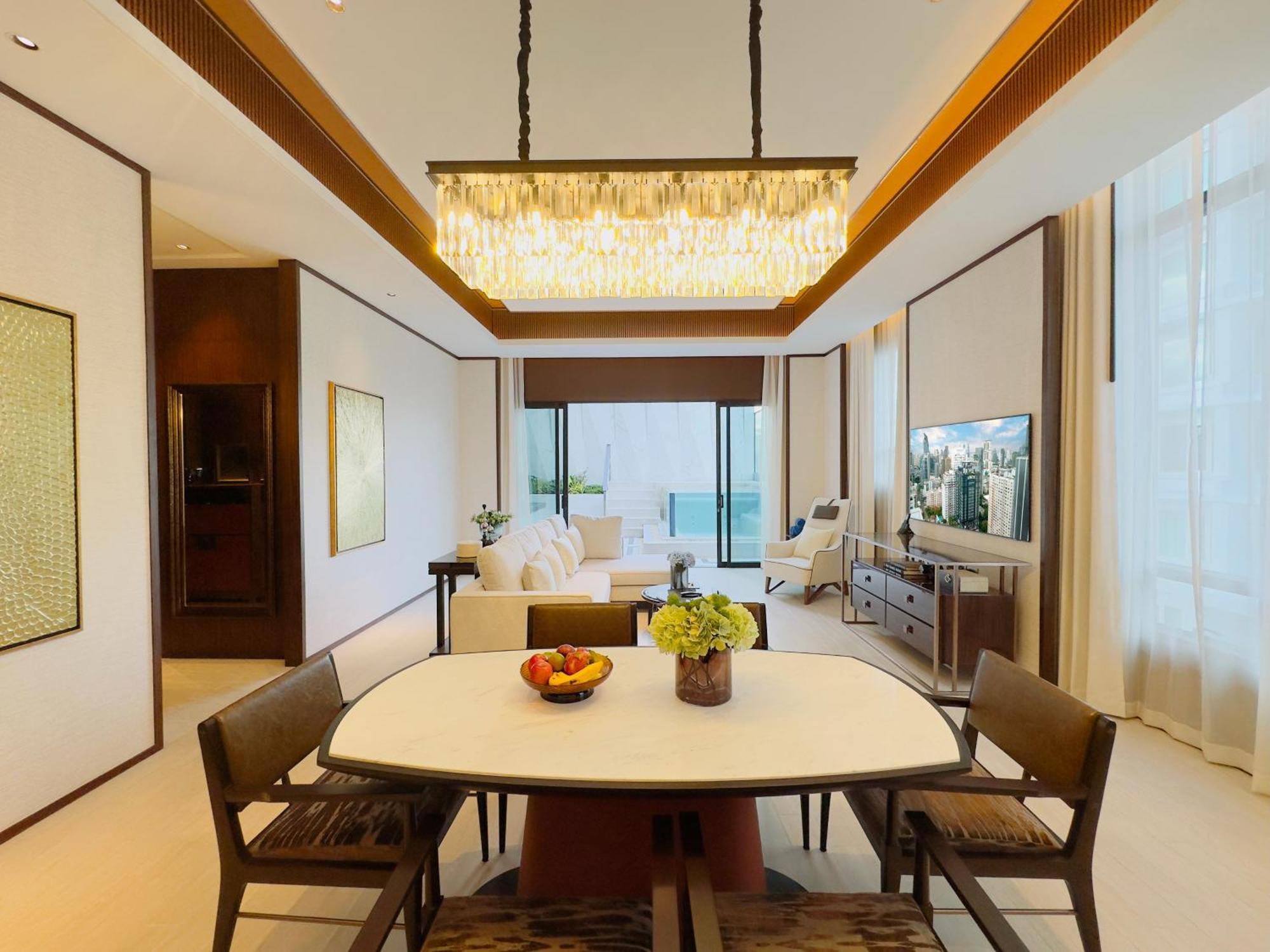 Silq Hotel & Residence, Managed By The Ascott Limited Бангкок Номер фото A suite at the Ritz-Carlton, Maldives